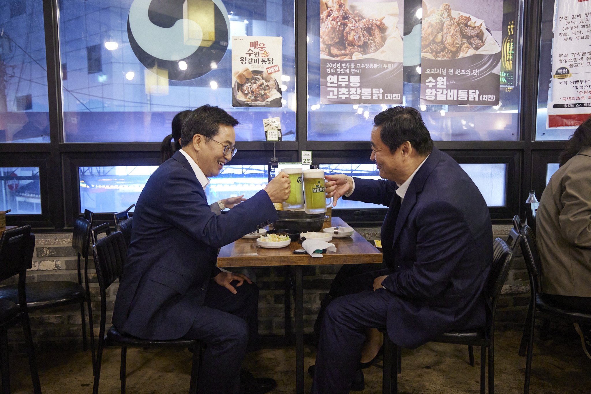 김동연, 중국 랴오닝성 당서기와 통닭거리서 ‘치맥 외교’